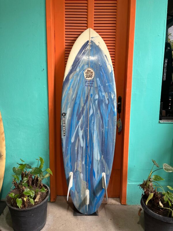 Prancha Surf 5'10" Highskill Seminova com Quilhas e Deck