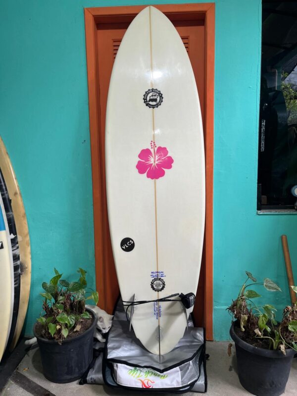 Prancha Surf 7' DW-Turbo Seminova com Deck, Quilhas, Leash e Capa Térmica