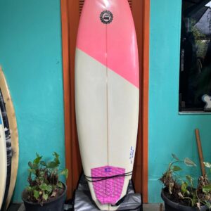 Prancha Surf 7' DW-Turbo Seminova com Deck, Quilhas, Leash e Capa Térmica