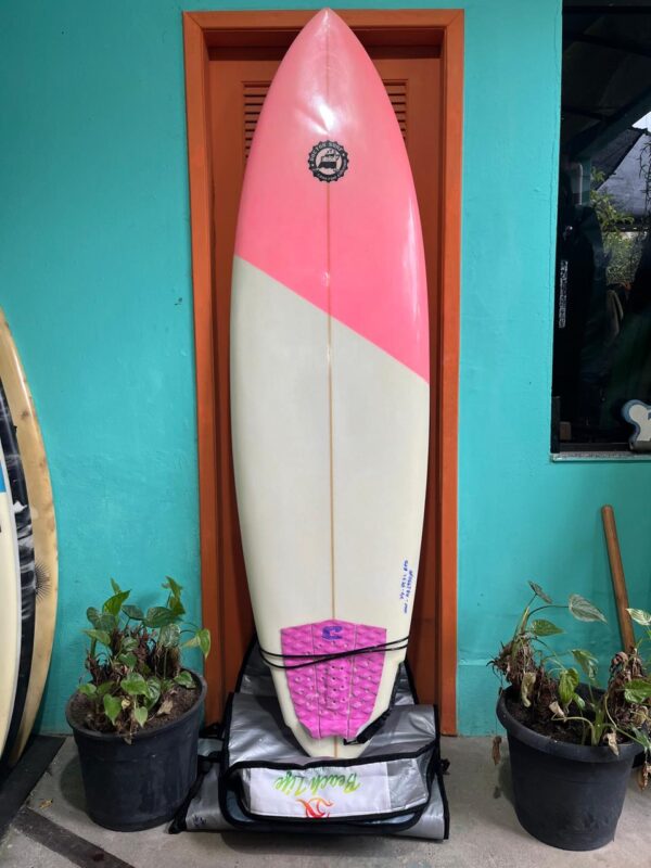 Prancha Surf 7' DW-Turbo Seminova com Deck, Quilhas, Leash e Capa Térmica