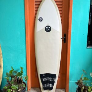 Prancha Surf Fish 5'10" Wolv Seminova com Deck