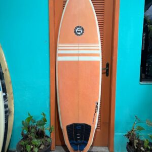 Prancha Surf 6'7" DW-Turbo Seminova com Quilhas e Deck