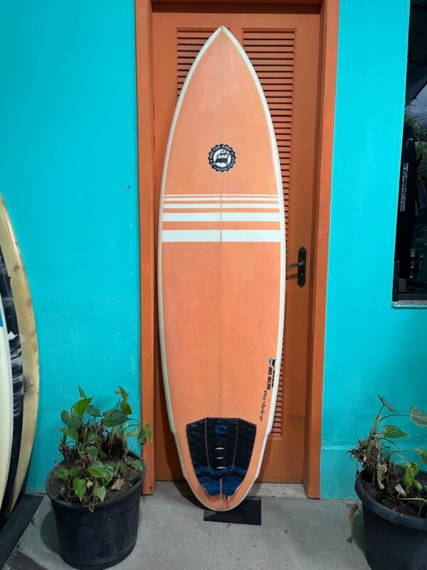 Prancha Surf 6'7" DW-Turbo Seminova com Quilhas e Deck