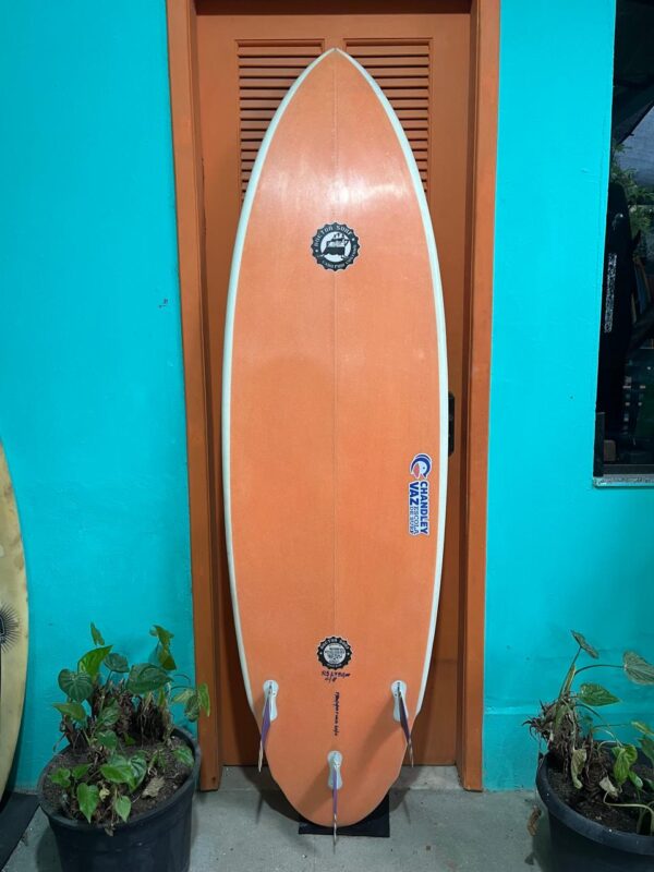 Prancha Surf 6'7" DW-Turbo Seminova com Quilhas e Deck