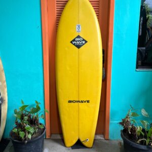 Prancha Surf 5'10" Bio Wave Seminova com Quilhas