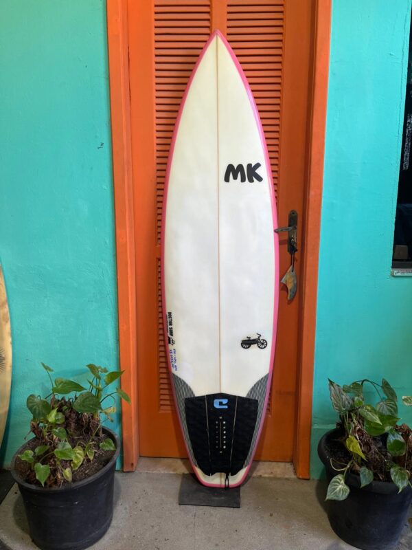 Prancha Surf MK 5'10" Seminova com Deck e Quilhas