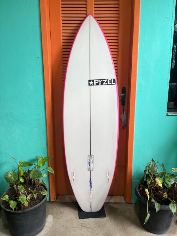 Prancha Surf Pyzel 5'9" Seminova com Deck
