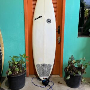 Prancha Surf Dado 6'0" Seminova com Leash e Deck