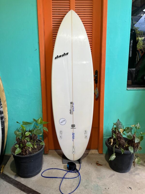 Prancha Surf Dado 6'0" Seminova com Leash e Deck