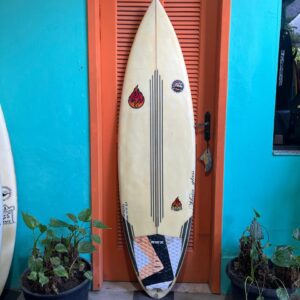 Prancha Surf 5'9" Marcos Santana Seminova com Deck