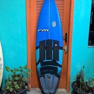 Prancha Surf RM 5'10" Seminova com Deck