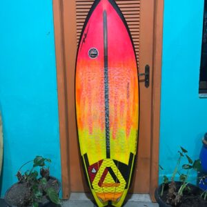 Prancha Surf Lelot 5'6"MR Twin Seminova com Deck