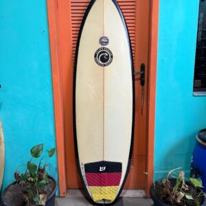 Prancha Surf 5'6" Felipe Freitas Seminova com Deck e Quilhas