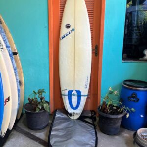 Prancha Surf RM 6'6" Seminova com Deck, Quilhas, Leash e Capa Térmica