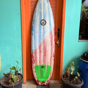 Prancha Surf 5'8" Seminova com Deck e Quilhas