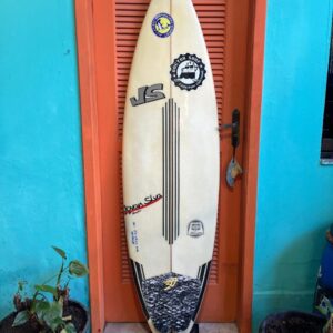 Prancha Surf JS 5'8" Seminova com Deck