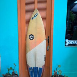 Prancha Surf 5'8 1/2" Doctor Surf Seminova com Deck