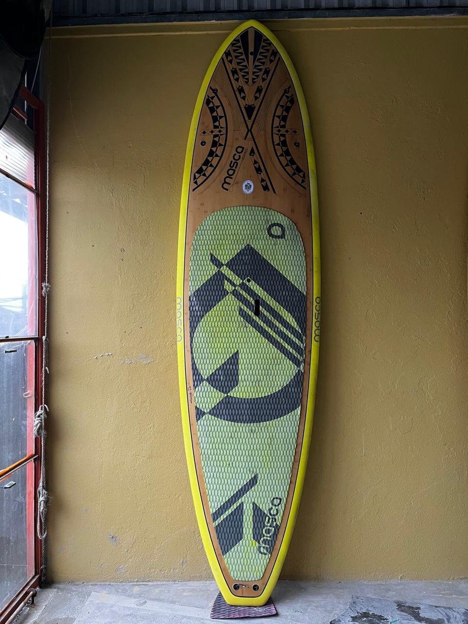 Prancha SUP Masca 10'6" Lâmina de Bambú Seminova com Quilhas de Fibra