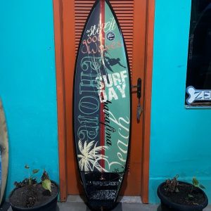 Prancha Surf 5'11" Seminova com Quilhas, Deck, Leash e Capa Térmica