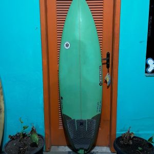 Prancha Surf 5'8" Highskill Seminova com Deck