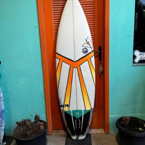 Prancha Surf Voltz 5'9" Seminova com Deck