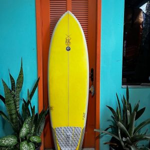 Prancha Surf Go Fish AXC 6'0" Seminova com Deck e Quilhas