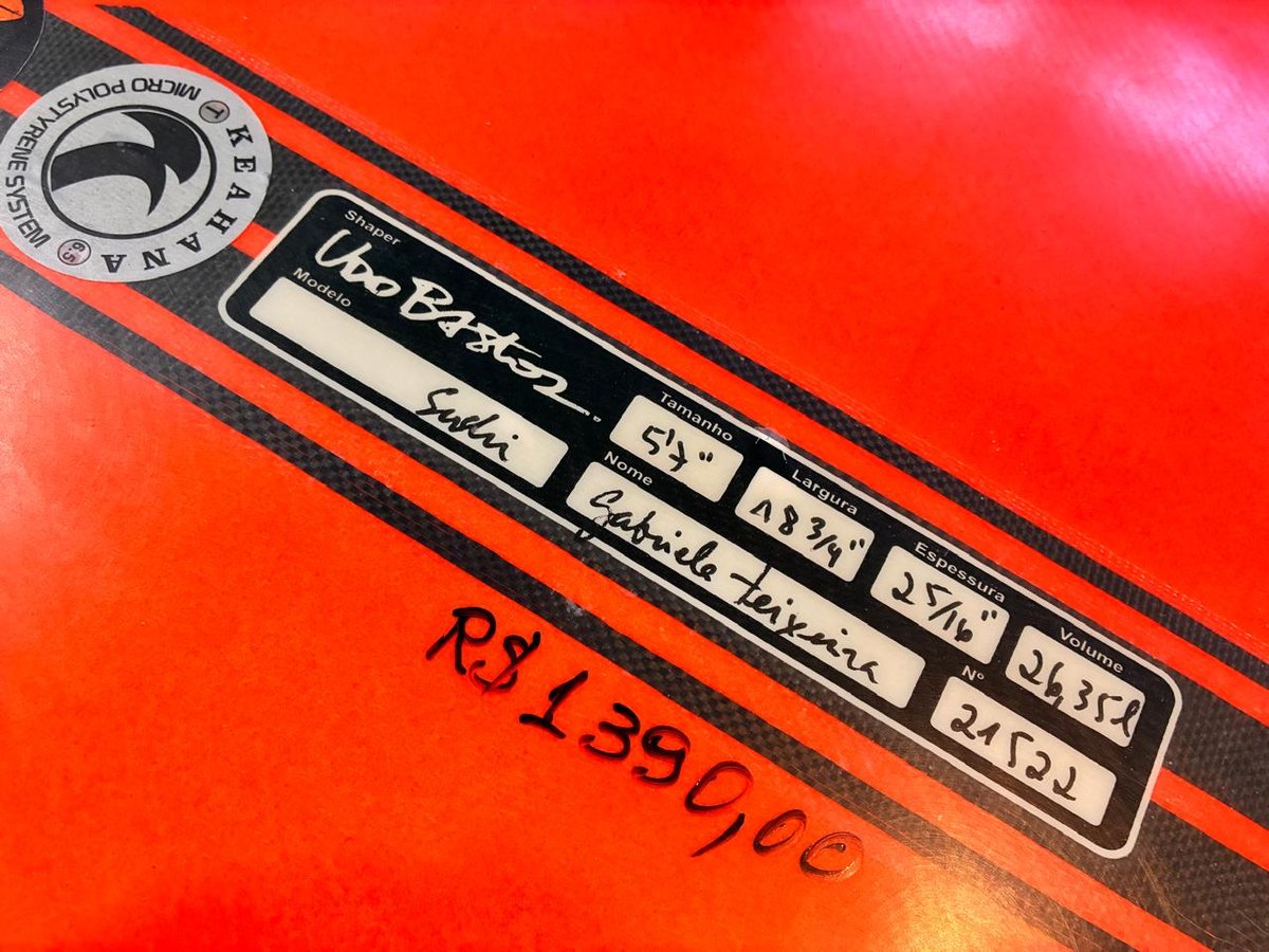 Prancha Surf UB 5'7" Seminova com Deck e Longarina de Carbono - Imagem 2