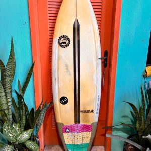 Prancha Surf 5'8" Pró Model Seminova com Deck