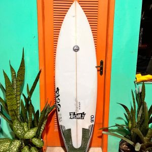 Prancha Surf 5'9" Thomas OGM Seminova com Deck